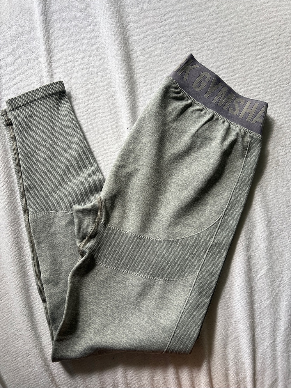 Gymshark Woman’s Light Gray / lavendar Seamless mid rise Leggings